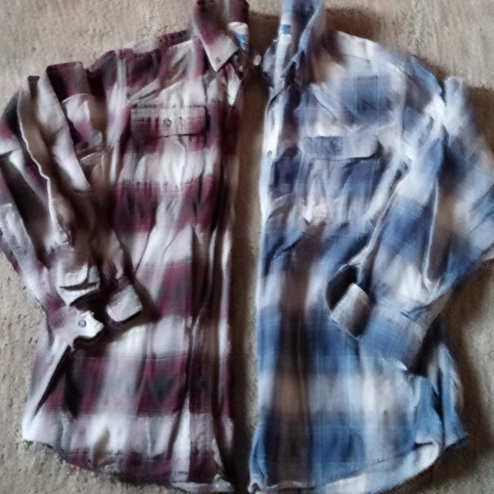 2 Mens flannel long sleeve